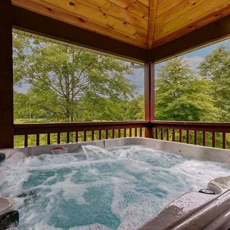 3 Master Bedrooms - Sleeps 10 - Location - Game Room - Hot Tub Pigeon Forge Exteriér fotografie