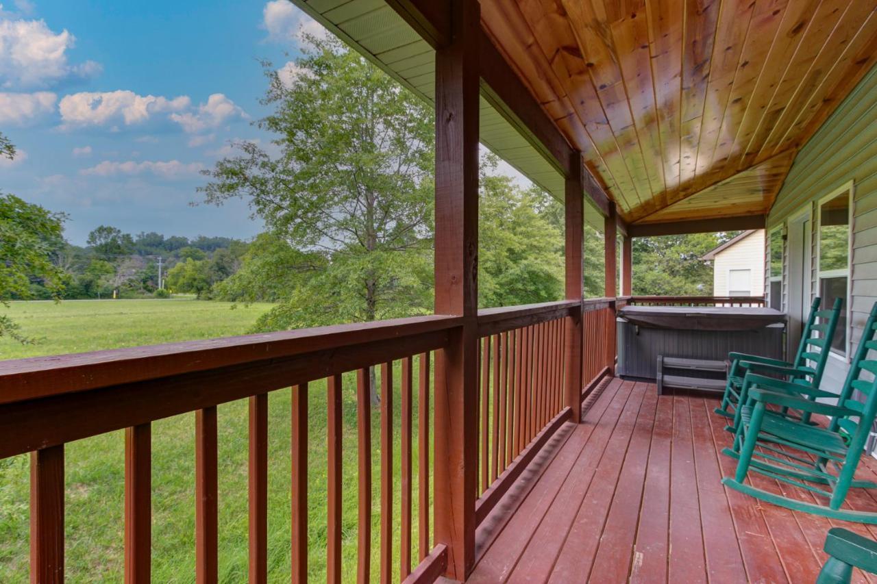 3 Master Bedrooms - Sleeps 10 - Location - Game Room - Hot Tub Pigeon Forge Exteriér fotografie