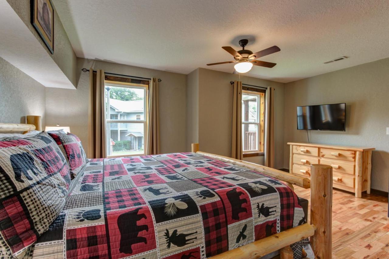3 Master Bedrooms - Sleeps 10 - Location - Game Room - Hot Tub Pigeon Forge Exteriér fotografie