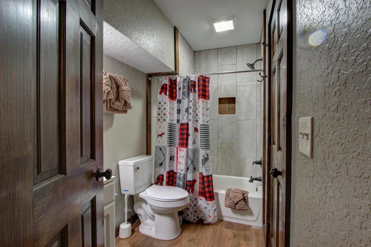 3 Master Bedrooms - Sleeps 10 - Location - Game Room - Hot Tub Pigeon Forge Exteriér fotografie