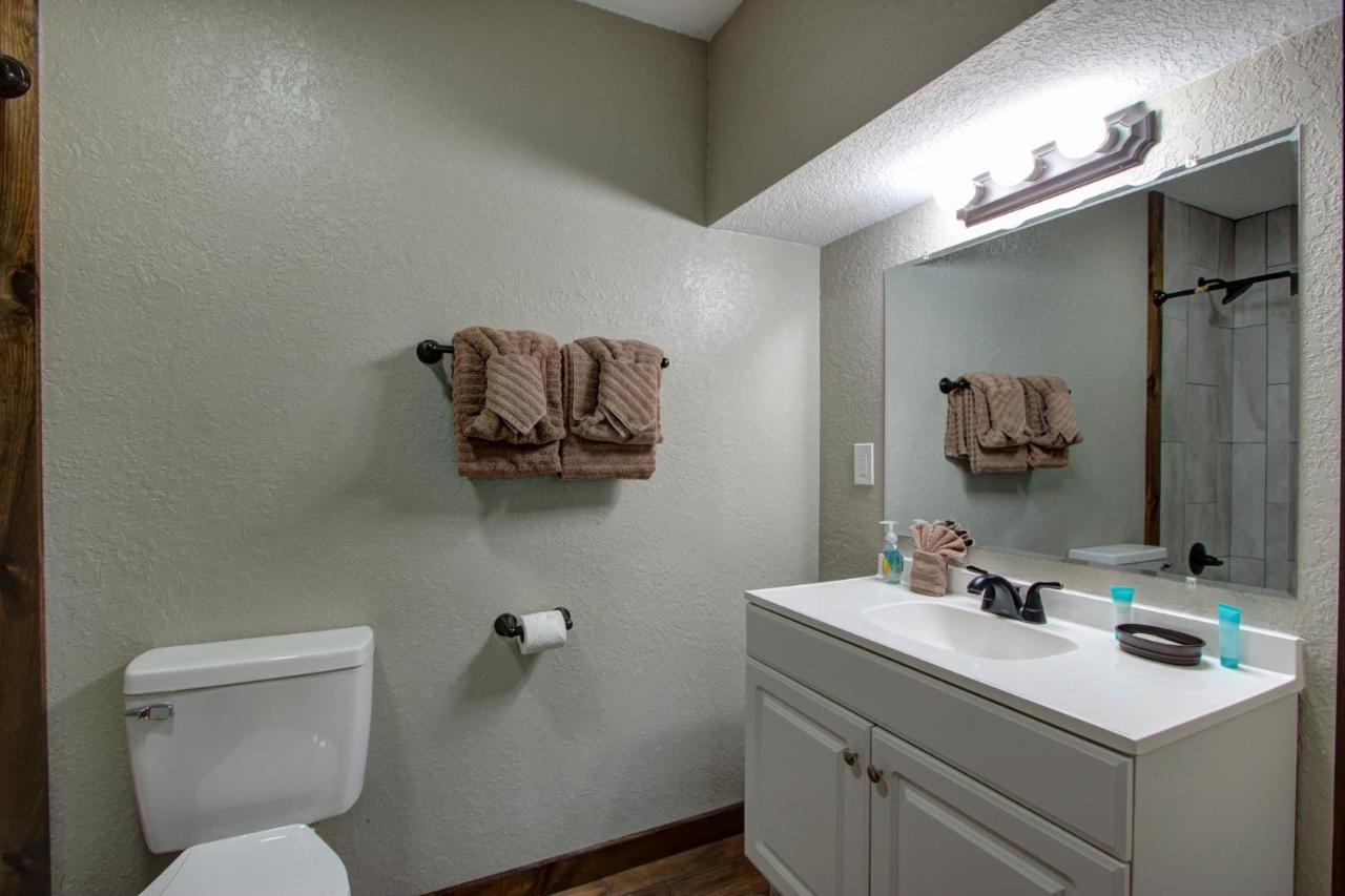 3 Master Bedrooms - Sleeps 10 - Location - Game Room - Hot Tub Pigeon Forge Exteriér fotografie