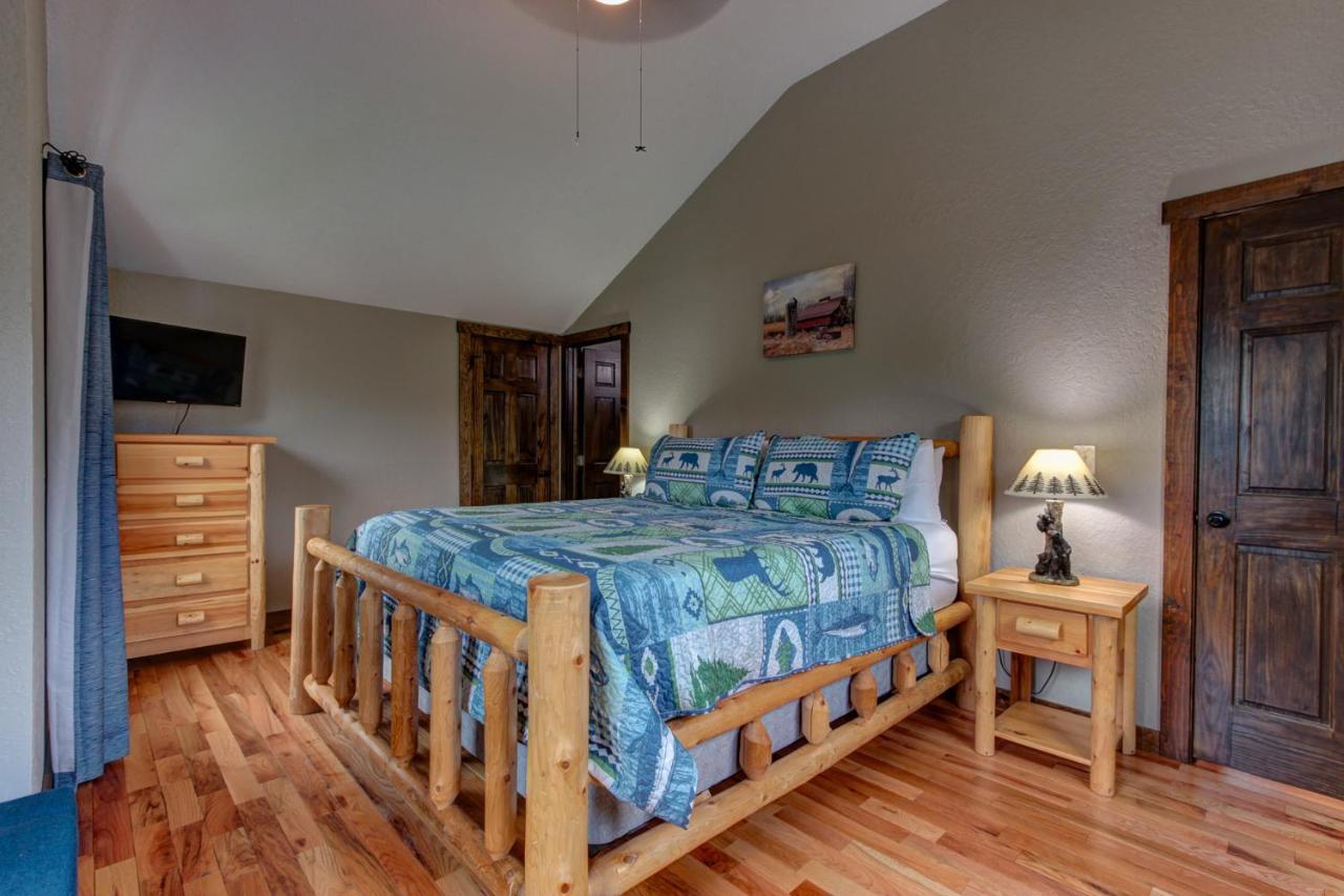 3 Master Bedrooms - Sleeps 10 - Location - Game Room - Hot Tub Pigeon Forge Exteriér fotografie