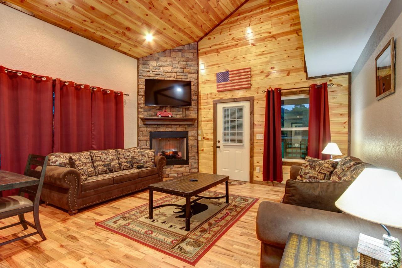 3 Master Bedrooms - Sleeps 10 - Location - Game Room - Hot Tub Pigeon Forge Exteriér fotografie