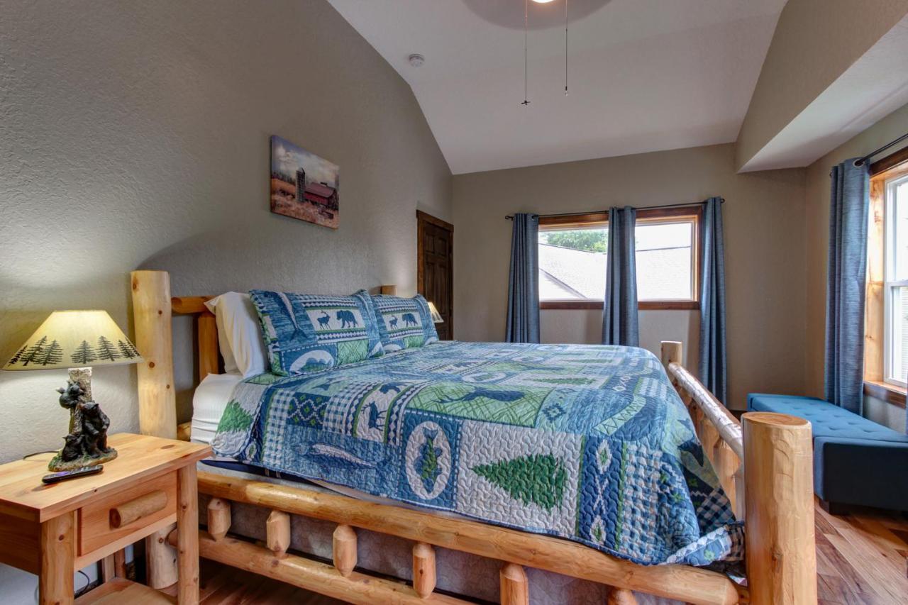 3 Master Bedrooms - Sleeps 10 - Location - Game Room - Hot Tub Pigeon Forge Exteriér fotografie