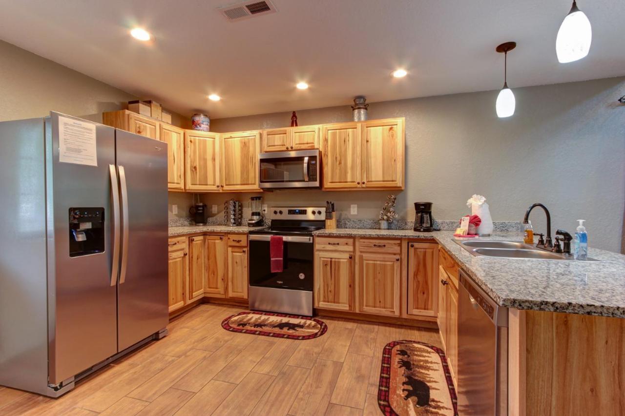 3 Master Bedrooms - Sleeps 10 - Location - Game Room - Hot Tub Pigeon Forge Exteriér fotografie