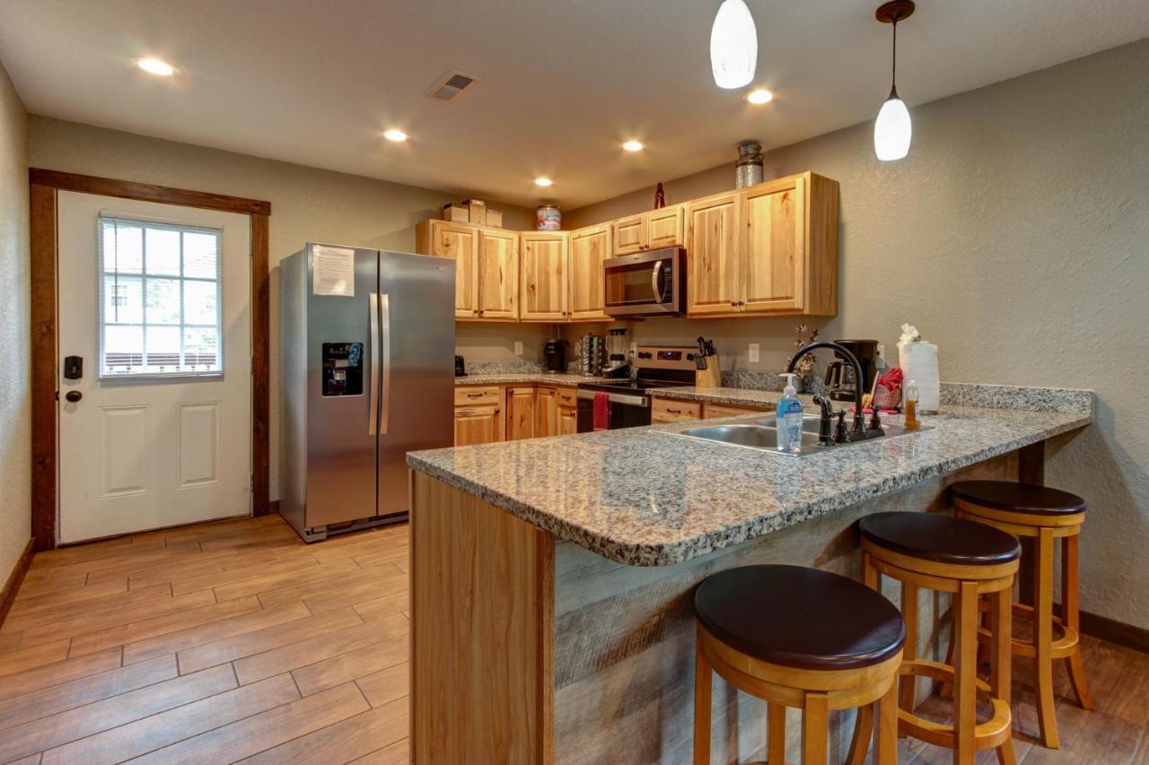 3 Master Bedrooms - Sleeps 10 - Location - Game Room - Hot Tub Pigeon Forge Exteriér fotografie