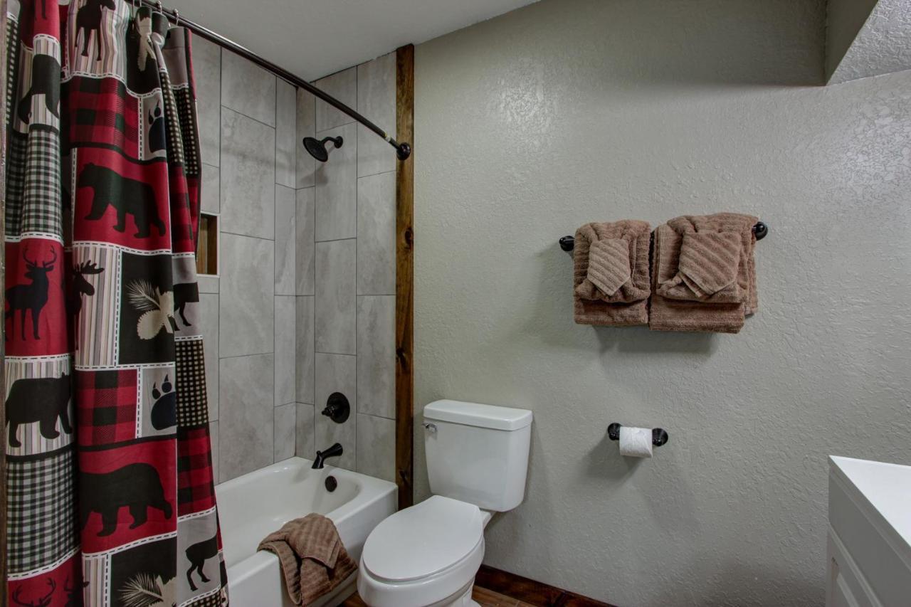 3 Master Bedrooms - Sleeps 10 - Location - Game Room - Hot Tub Pigeon Forge Exteriér fotografie